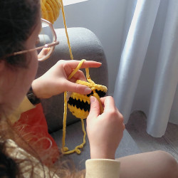 Peluche abeille en crochet
